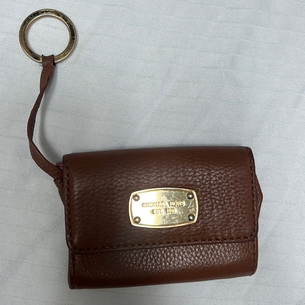 Michael Kors cardholder/small wallet with car keychain loop